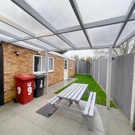 Home Near London Heathrow, Slough,Windsor,Legoland コルンブルック エクステリア 写真
